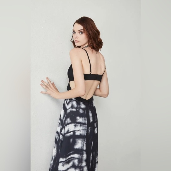 $338‼️BCBG FORMAL GOWN CUT OUT LONG PARTY WEDDING BRIDE MAID MAXI BLACK DRESS 0 - Picture 4 of 5